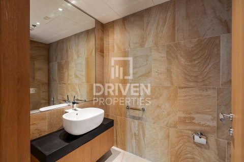 Apartment in Jumeirah, Dubai, UAE 3 bedrooms, 251 sq.m. № 601864 - photo 11