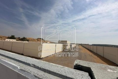 Зняти в оренду земельна ділянка в Emirates Modern Industrial, Умм-эль-Кайвайн, ОАЕ 1858м2, № 590132 - фото 2