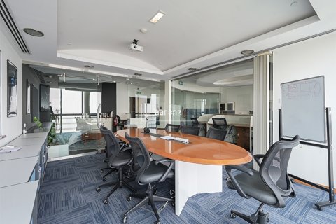 Office in Jumeirah Lake Towers, Dubai, UAE 96.9 sq.m. № 624266 - photo 1