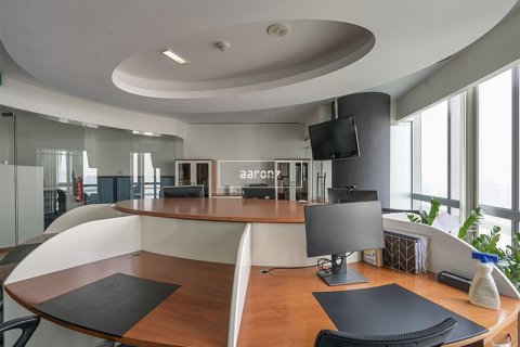 Office in Jumeirah Lake Towers, Dubai, UAE 96.9 sq.m. № 624266 - photo 3