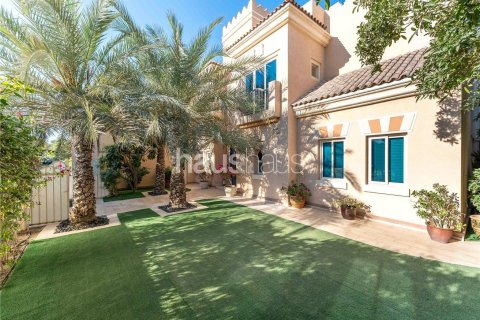 Vilë në Dubai Sports City, Emiratet e Bashkuara Arabe 5 dhoma gjumi, 557 m2. № 625616 - Foto 23