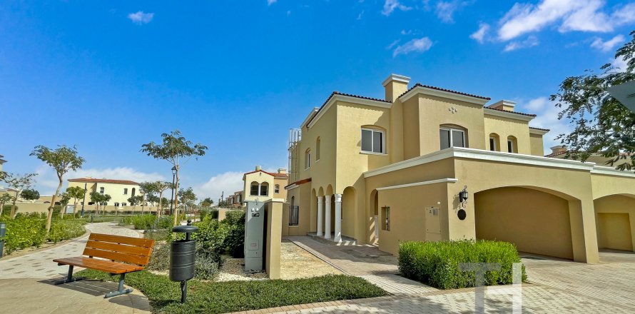 Townhouse in Serena, Dubai, UAE 4 bedrooms, 239 sq.m. № 586620
