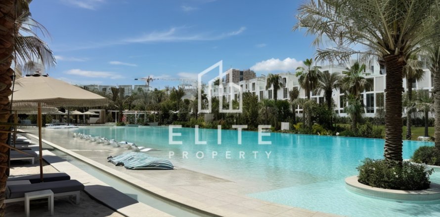 Villa sa Dubai, UAE 4 silid-tulugan № 628935