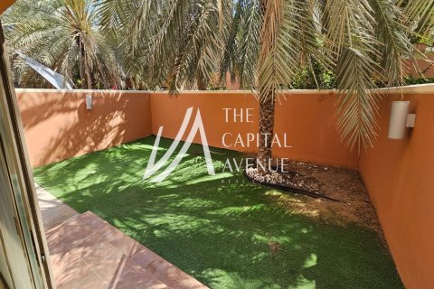 Vila v Abu Dhabi Gate City, SAE 4 ložnice, 283 m² Č.: 605016 - fotografie 2