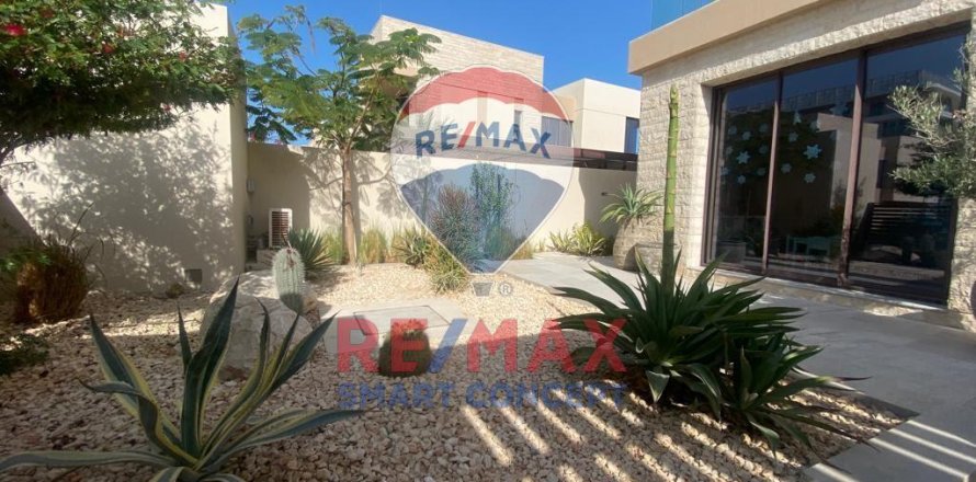 Villa on the Saadiyat Island, Abu Dhabi, UAE 5 bedrooms, 704.3 sq.m. № 580505