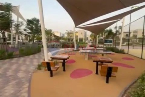 Vila di Al Furjan, Dubai, UAE 4 bilik tidur, 462.8 meter persegi № 541281 - foto 12
