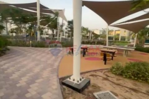 Vila di Al Furjan, Dubai, UAE 4 bilik tidur, 462.8 meter persegi № 541281 - foto 11