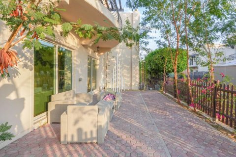 Vila v Abu Dhabi, SAE 4 ložnice, 253.6 m² Č.: 544446 - fotografie 3