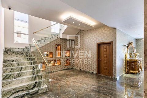 Vila u The Villa, Dubai, UAE 5 spavaćih soba, 1077 m2 Br. 602373 - fotografija 1