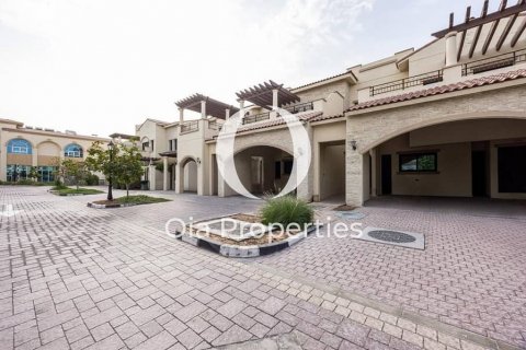 Vila v Abu Dhabi, SAE 3 ložnice, 198 m² Č.: 608630 - fotografie 7