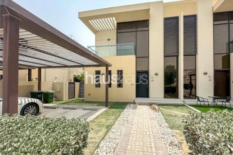 Vilë në DAMAC Hills (Akoya by DAMAC), Dubai, Emiratet e Bashkuara Arabe 3 dhoma gjumi, 195 m2. № 626433 - Foto 1