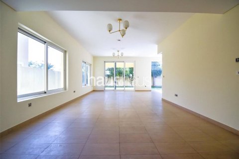 Villa in Jumeirah Park, Dubai, UAE 4 bedrooms, 386 sq.m. № 626432 - photo 15