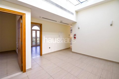 Villa in Jumeirah Park, Dubai, UAE 4 bedrooms, 386 sq.m. № 626432 - photo 6