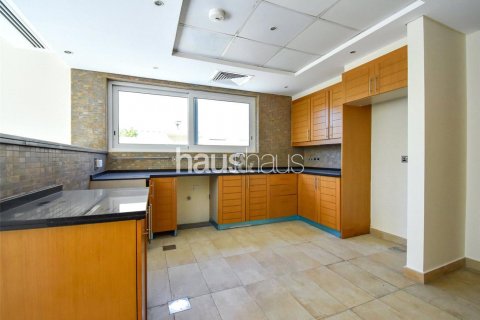 Villa in Jumeirah Park, Dubai, UAE 4 bedrooms, 386 sq.m. № 626432 - photo 5