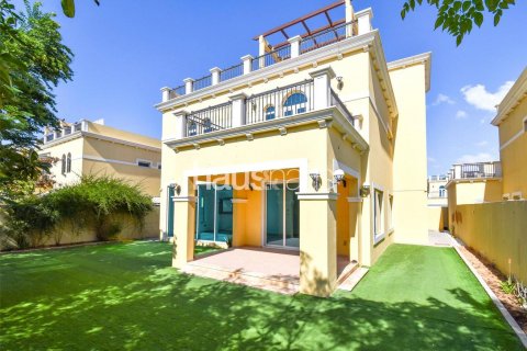 Villa in Jumeirah Park, Dubai, UAE 4 bedrooms, 386 sq.m. № 626432 - photo 1