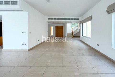 Villa in Jumeirah Park, Dubai, UAE 4 bedrooms, 386 sq.m. № 626434 - photo 6