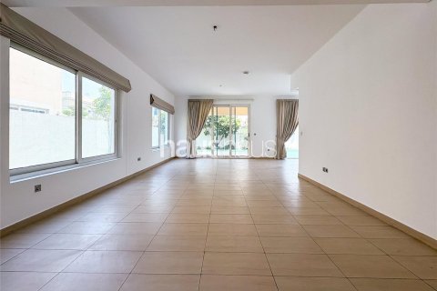 Villa in Jumeirah Park, Dubai, UAE 4 bedrooms, 386 sq.m. № 626434 - photo 5