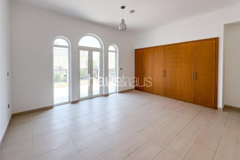 Villa in Jumeirah Park, Dubai, UAE 4 bedrooms, 386 sq.m. № 626434 - photo 8