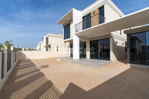 Villa in Tilal Al Ghaf, Dubai, UAE 5 bedrooms, 522 sq.m. № 626514 - photo 1
