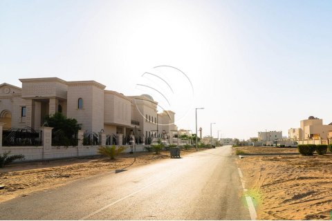 Tokë në Madinat Zayed, Abu Dhabi, Emiratet e Bashkuara Arabe 2923 m2. № 615066 - Foto 1