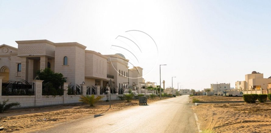 Tokë në Madinat Zayed, Abu Dhabi, Emiratet e Bashkuara Arabe 2923 m2. № 615066