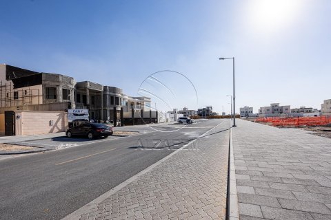 Land in Abu Dhabi, UAE 3716 sq.m. № 615069 - photo 2