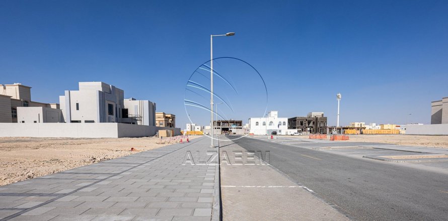 Land in Abu Dhabi, UAE 3716 sq.m. № 615069