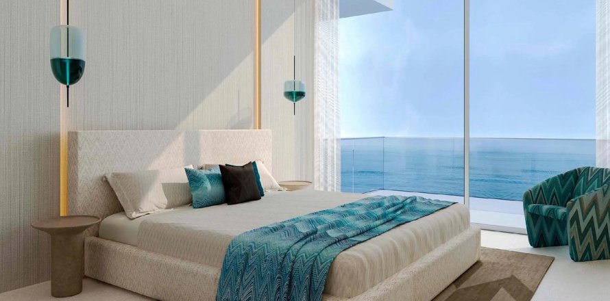 Apartment in Deira, Dubai, UAE 4 bedrooms, 271 sq.m. № 623054