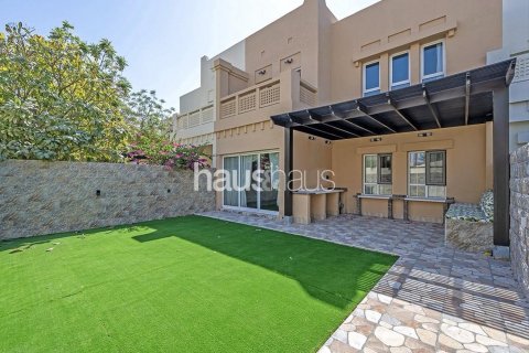 Villa in The Lakes, Dubai, UAE 3 bedrooms, 282 sq.m. № 626062 - photo 13