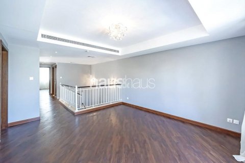 Villa in The Lakes, Dubai, UAE 3 bedrooms, 282 sq.m. № 626062 - photo 9