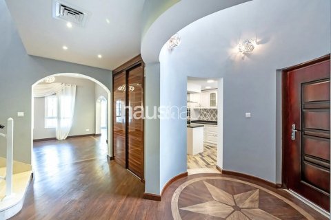 Villa in The Lakes, Dubai, UAE 3 bedrooms, 282 sq.m. № 626062 - photo 14