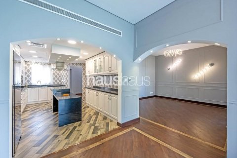 Villa in The Lakes, Dubai, UAE 3 bedrooms, 282 sq.m. № 626062 - photo 4