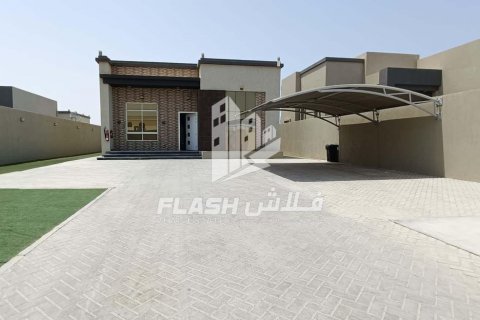 Villa sa Al Hamra Village, Ras Al Khaimah, UAE 3 silid-tulugan, 185.8 sq.m. № 570420 - larawan 2
