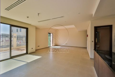Khalifa City, Abu Dhabi, UAE의 판매용 타운하우스 침실 3개, 172제곱미터 번호 615226 - 사진 4