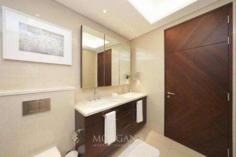 Apartament në Downtown Dubai (Downtown Burj Dubai), Dubai, Emiratet e Bashkuara Arabe 1 dhomë gjumi, 97.6 m2. № 520577 - Foto 27