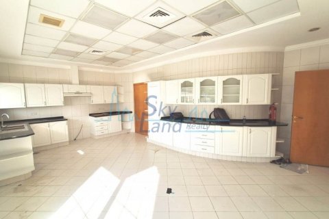 Villa in Al Barsha, Dubai, UAE 5 bedrooms, 650.3 sq.m. № 566089 - photo 5