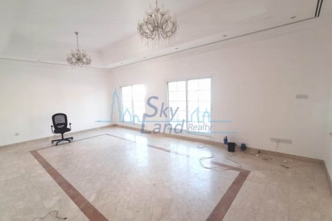 Villa in Al Barsha, Dubai, UAE 5 bedrooms, 650.3 sq.m. № 566089 - photo 11