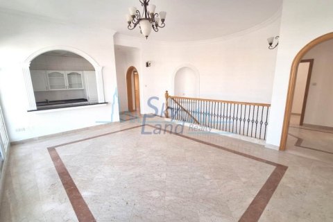 Villa in Al Barsha, Dubai, UAE 5 bedrooms, 650.3 sq.m. № 566089 - photo 4