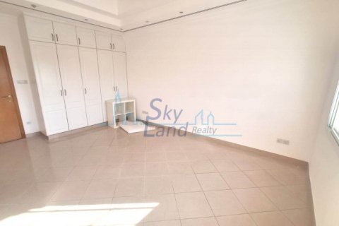 Villa in Al Barsha, Dubai, UAE 5 bedrooms, 650.3 sq.m. № 566089 - photo 10