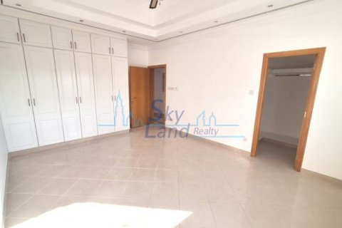 Villa in Al Barsha, Dubai, UAE 5 bedrooms, 650.3 sq.m. № 566089 - photo 9