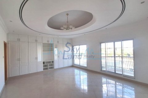 Villa in Al Barsha, Dubai, UAE 5 bedrooms, 650.3 sq.m. № 566089 - photo 3