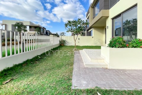 Villa in Dubai Hills Estate, UAE 5 bedrooms, 254.1 sq.m. № 624557 - photo 8