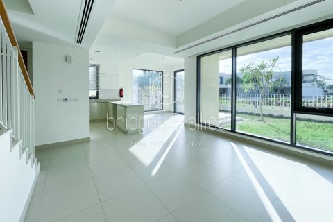 Villa in Dubai Hills Estate, UAE 5 bedrooms, 254.1 sq.m. № 624557 - photo 2
