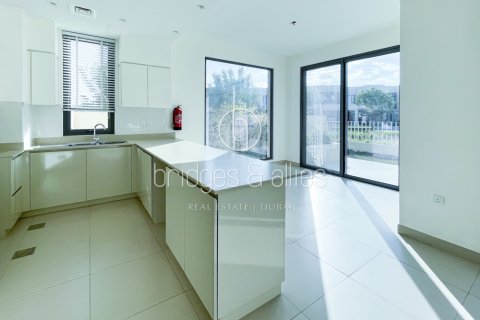 Villa in Dubai Hills Estate, UAE 5 bedrooms, 254.1 sq.m. № 624557 - photo 6