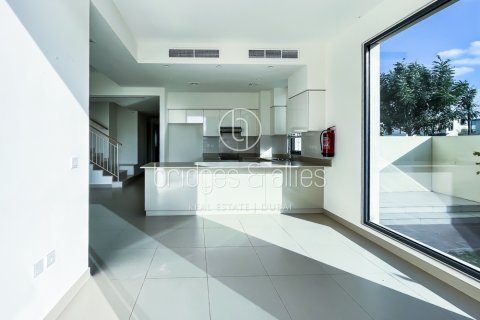 Villa in Dubai Hills Estate, UAE 5 bedrooms, 254.1 sq.m. № 624557 - photo 3