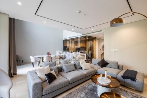 Jumeirah、Dubai、UAE にあるヴィラ販売中 3ベッドルーム、258 m2、No601878 - 写真 1