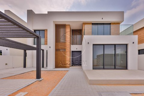 Villa on the Saadiyat Island, Abu Dhabi, UAE 4 bedrooms, 686 sq.m. № 615324 - photo 1