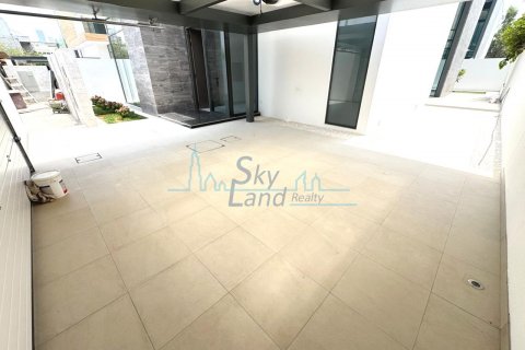 Vila u Jumeirah, Dubai, UAE 5 spavaćih soba, 418.1 m2 Br. 632024 - fotografija 3