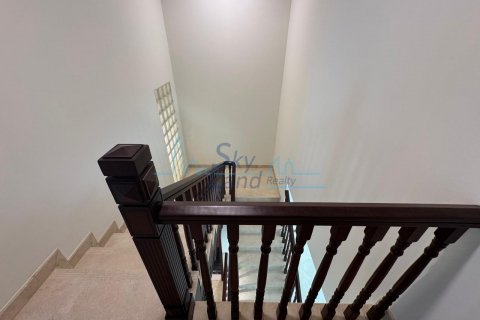 Vila di Umm Suqeim, Dubai, UEA 4 kamar tidur, 371.6 m2 nomor 632025 - foto 24