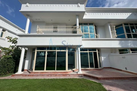 Vila di Umm Suqeim, Dubai, UEA 4 kamar tidur, 371.6 m2 nomor 632025 - foto 32